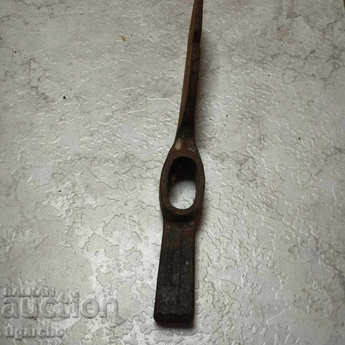 Малка брадва с цена 40.00 лв. | € 20.45 Малка брадва с цена 40.00 лв. | € 20.45