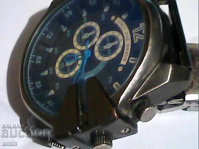 Δημοπρασία 2 τμχ 4 ρολόγια χαλαζία λειτουργούν τέλεια Δημοπρασία 2 τμχ 4 ρολόγια χαλαζία λειτουργούν τέλεια