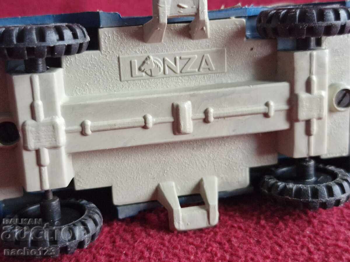 Jeep din plastic...BZTS-1ST cu preț 0.01 BGN | € 0.01