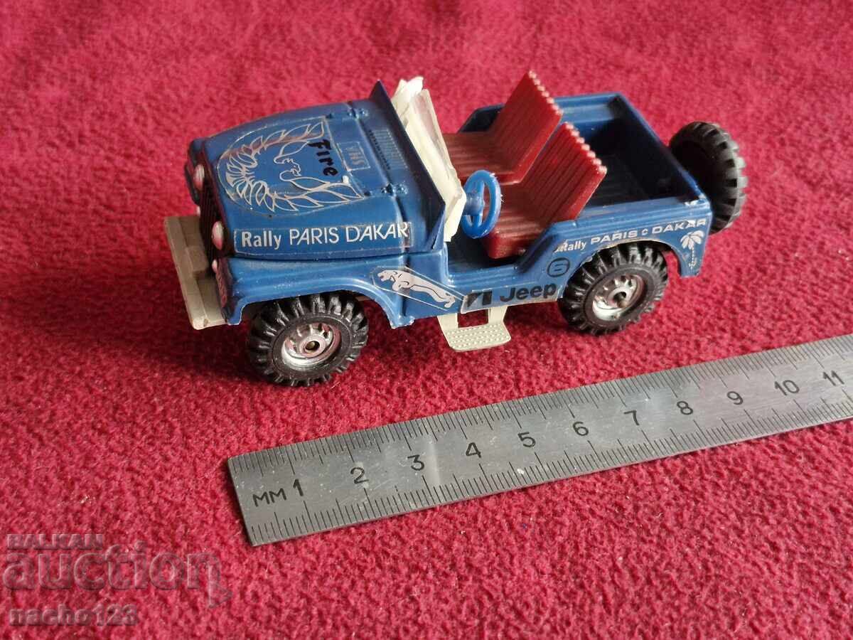 Licitație Jeep din plastic...BZTS-1ST