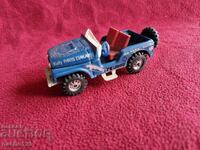 Джип пластмасов.