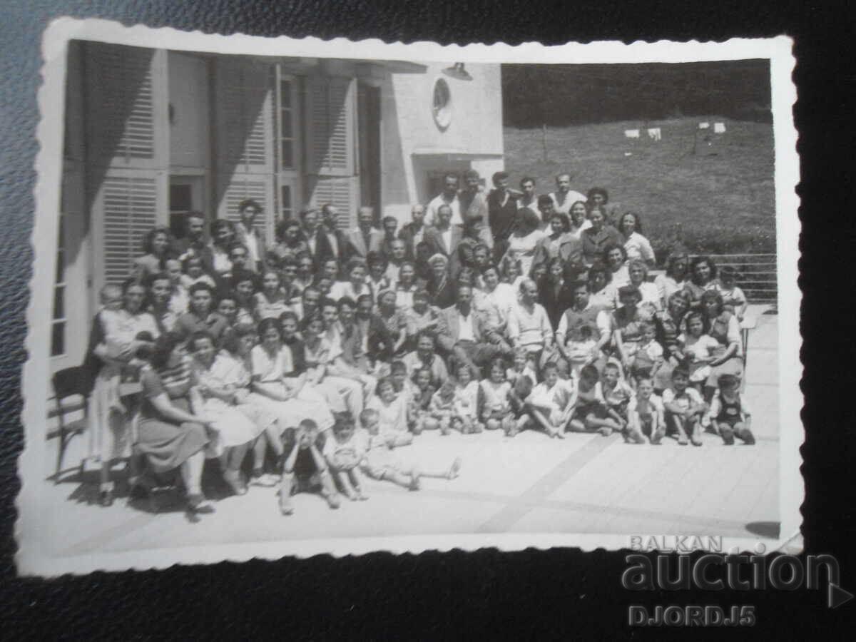 Стара снимка, 10.VII.1951 г.,Учителската станция, Панагюрище