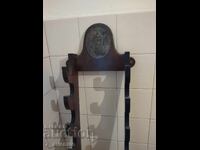 Много качествена, изпипана стойка за саби, мечове, 6.12.2025