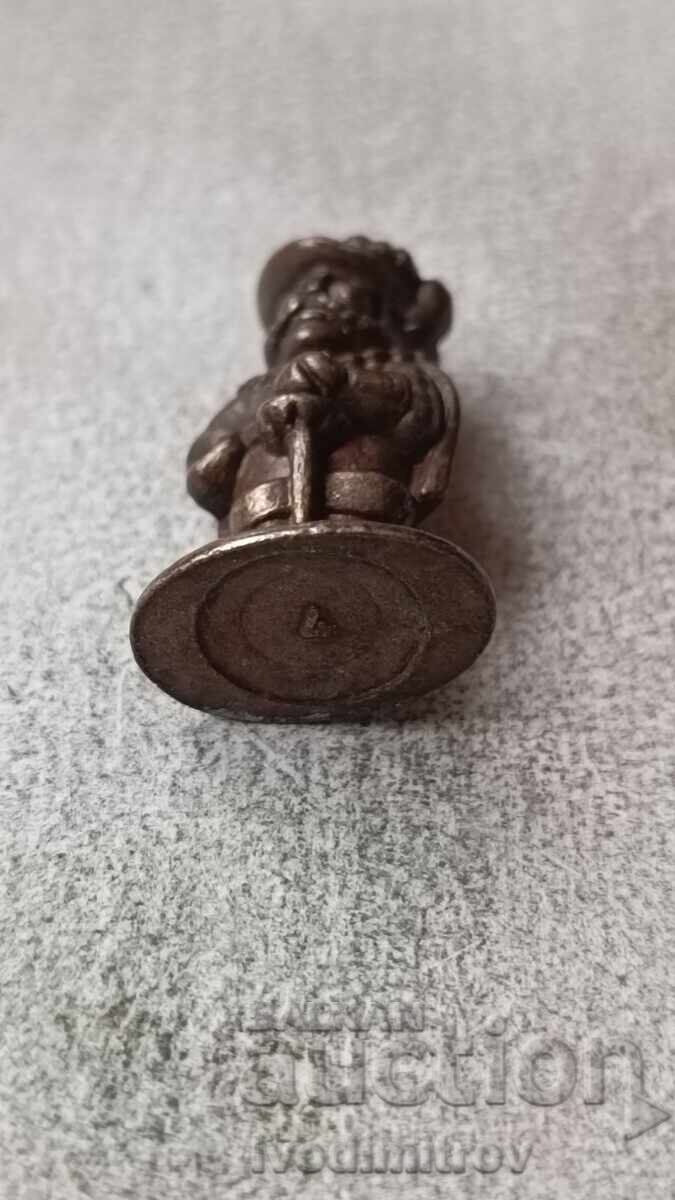 Licitație Figurina metalică din ou de ciocolată Muschetarul Nr. 4