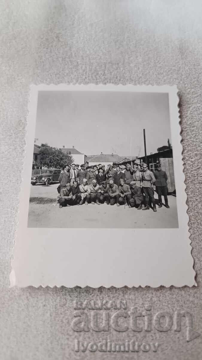 Φωτογραφία Αξιωματικών και Πολιτών Φωτογραφία Αξιωματικών και Πολιτών