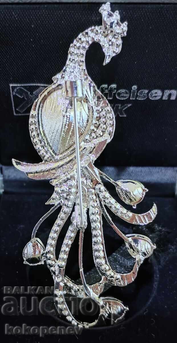 A brooch with price 0.01 BGN | € 0.01 A brooch with price 0.01 BGN | € 0.01