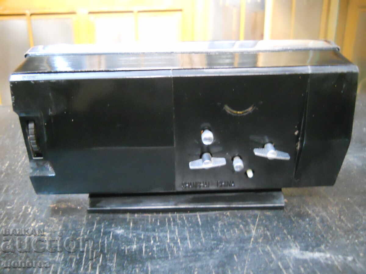 Будилник с датник и термометър  "Diamant" - Китай - работи с цена 35.00 лв. | € 17.90