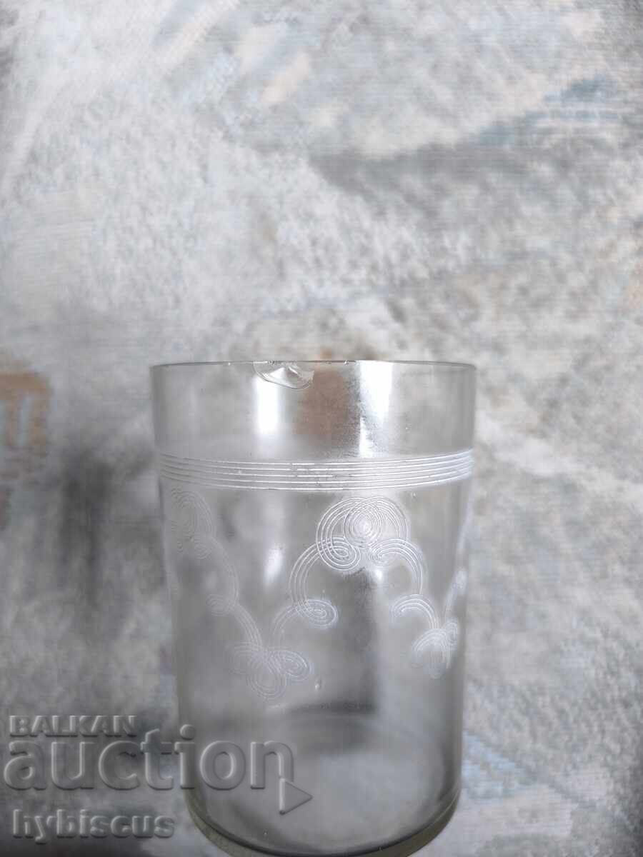 Доставка на Стар антикварен подстакан с антикварна чаша