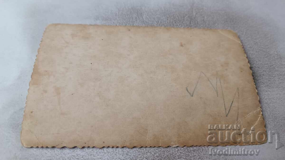 Φωτογραφία Νεαρό κορίτσι με τιμή 1.45 BGN | € 0.74 Φωτογραφία Νεαρό κορίτσι με τιμή 1.45 BGN | € 0.74