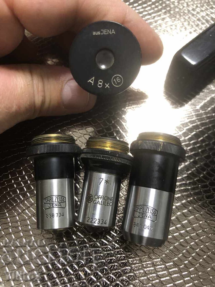 Microscop cu obiective Carl Zeiss Jena cu preț 120.00 BGN | € 61.36