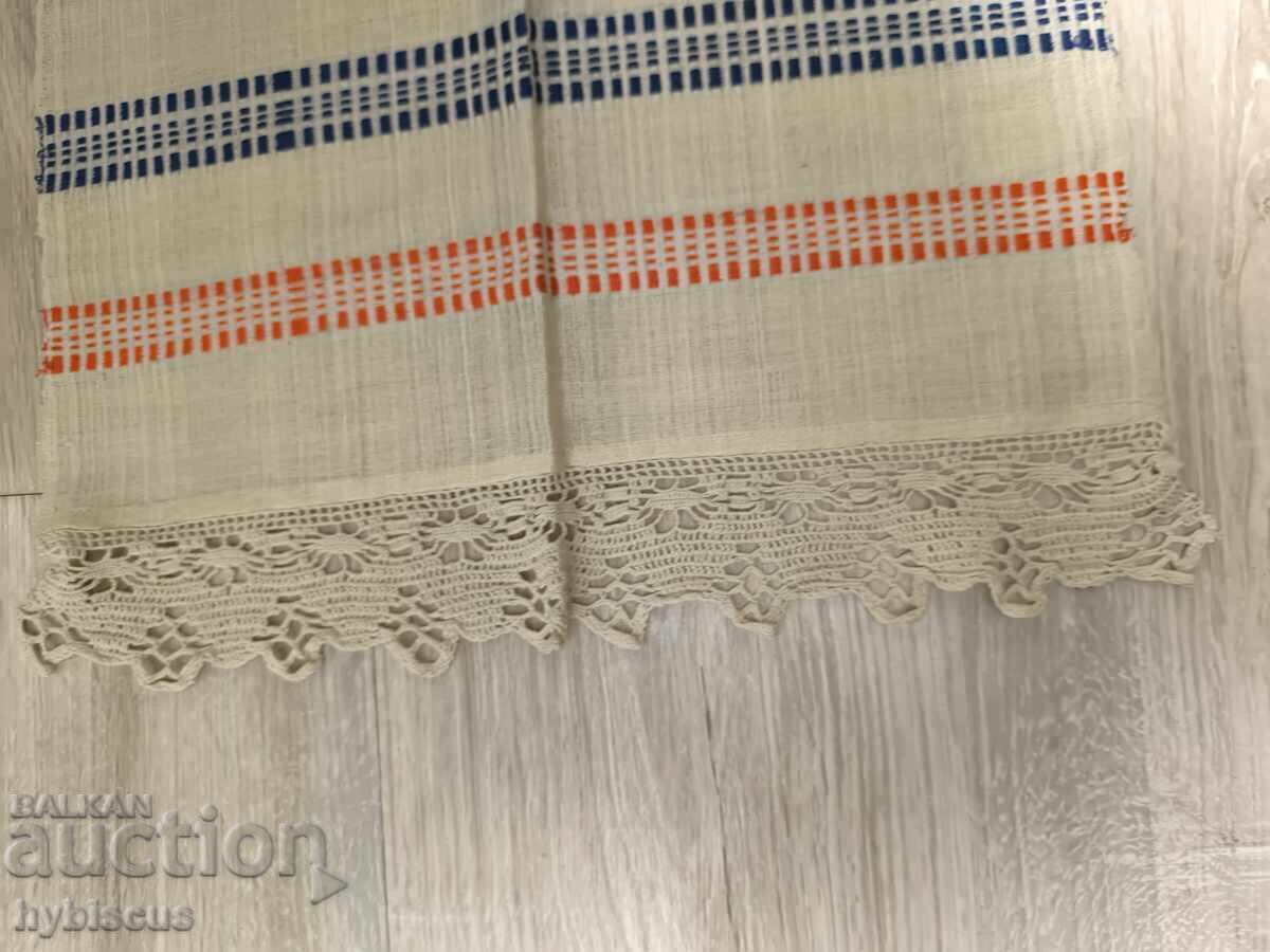 Prosop nou vechi autentic țesut de zestre cu dantelă cu preț 50.00 BGN | € 25.56 Prosop nou vechi autentic țesut de zestre cu dantelă cu preț 50.00 BGN | € 25.56