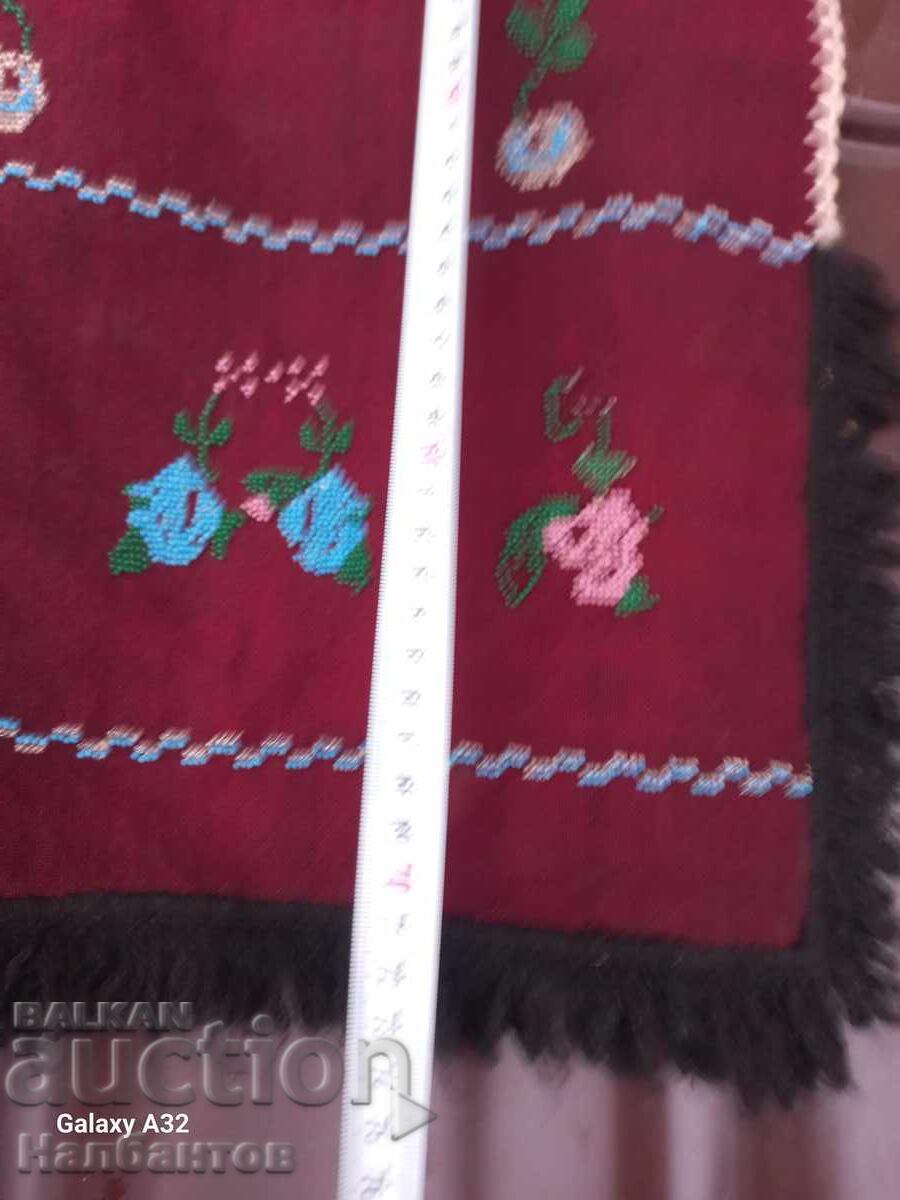 WEAR AN OLD APRON with price 80.00 BGN | € 40.90