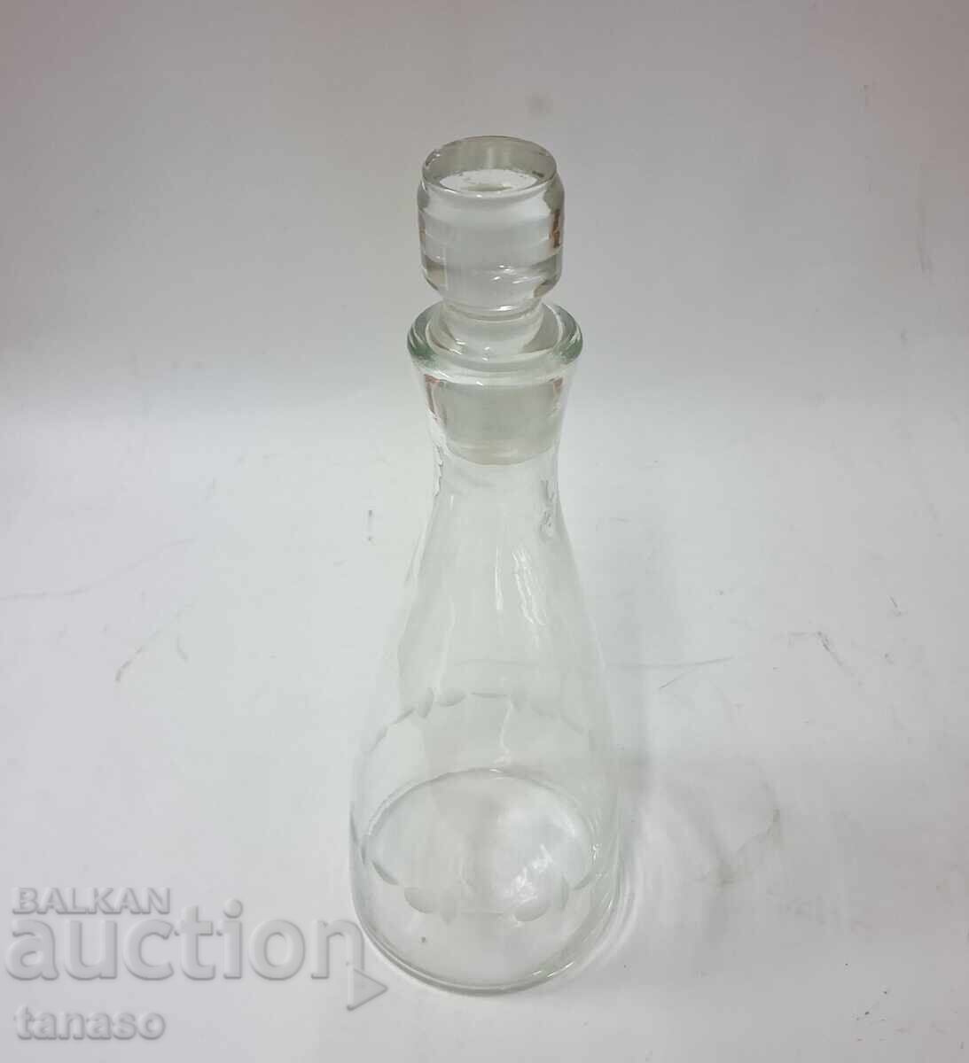 Γυάλινο μπουκάλι με πώμα, καράφα με τιμή 10.00 BGN | € 5.11 Γυάλινο μπουκάλι με πώμα, καράφα με τιμή 10.00 BGN | € 5.11