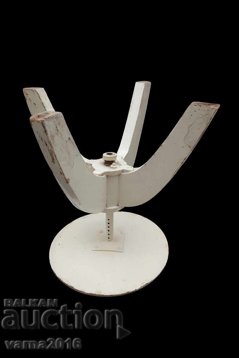 Аукцион ВИНТИДЖ Табуретка за Пиано KRENZER