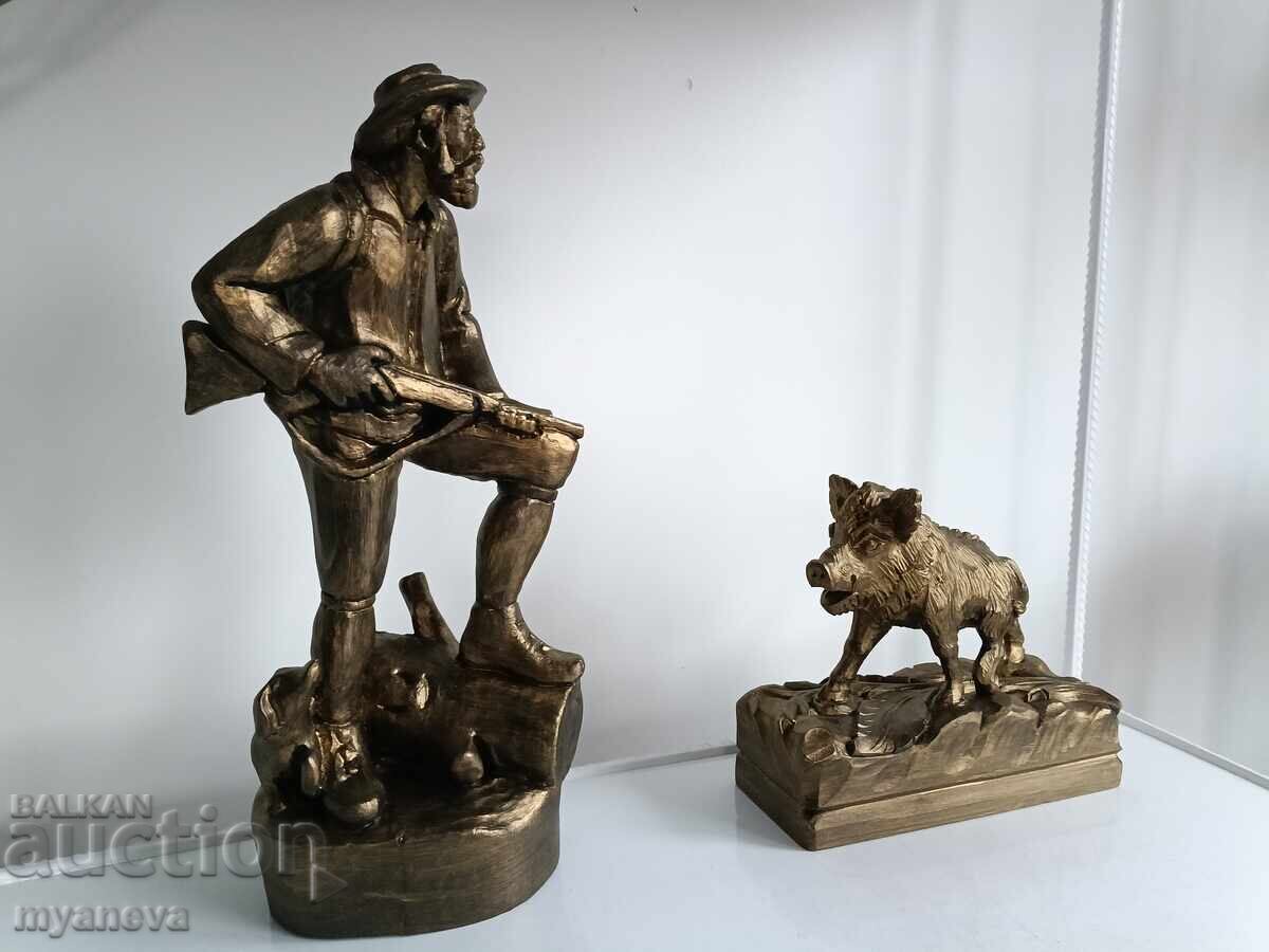 Hemingway la vânătoare, sculptură în lemn de autor