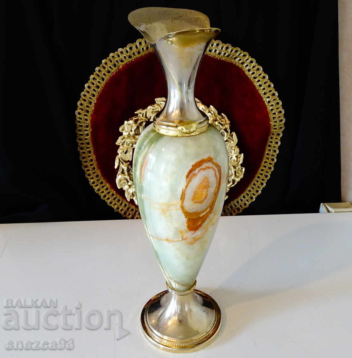 Посребрена ваза,свещник оникс 2.2 кг.,месинг. с цена 65.00 лв. | € 33.23