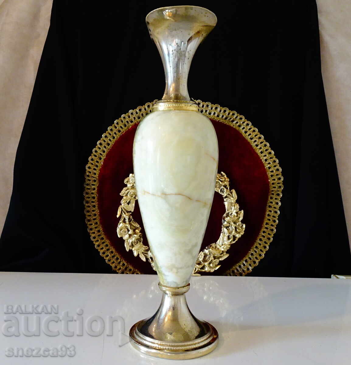 Аукцион Посребрена ваза,свещник оникс 2.2 кг.,месинг.