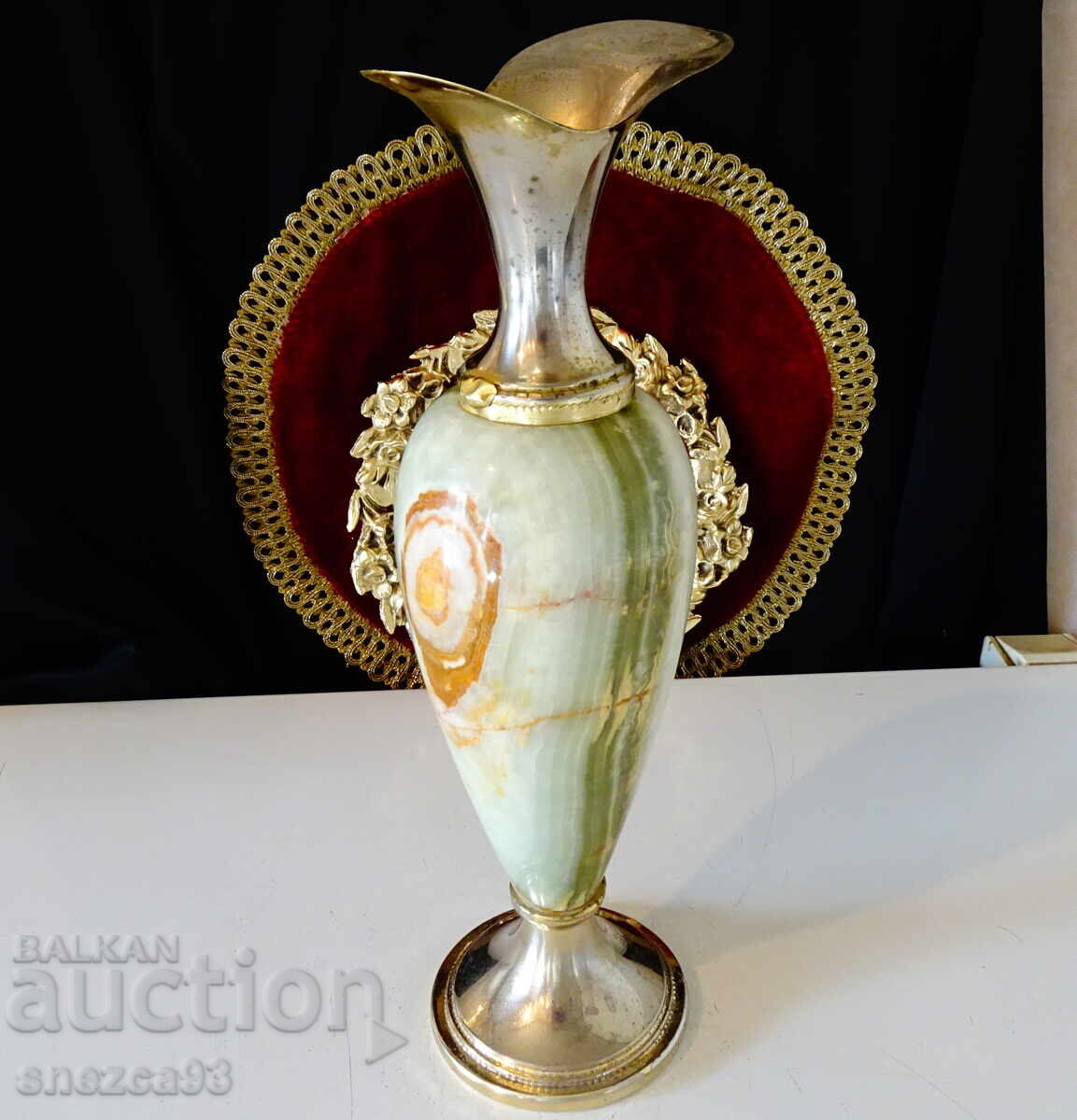 Посребрена ваза,свещник оникс 2.2 кг.,месинг.