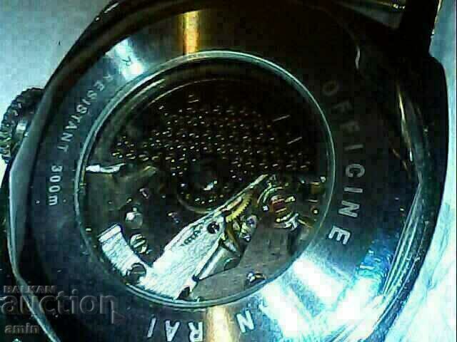 Доставка на красив 4асовник luminor panerаi.automatik работи перфектно