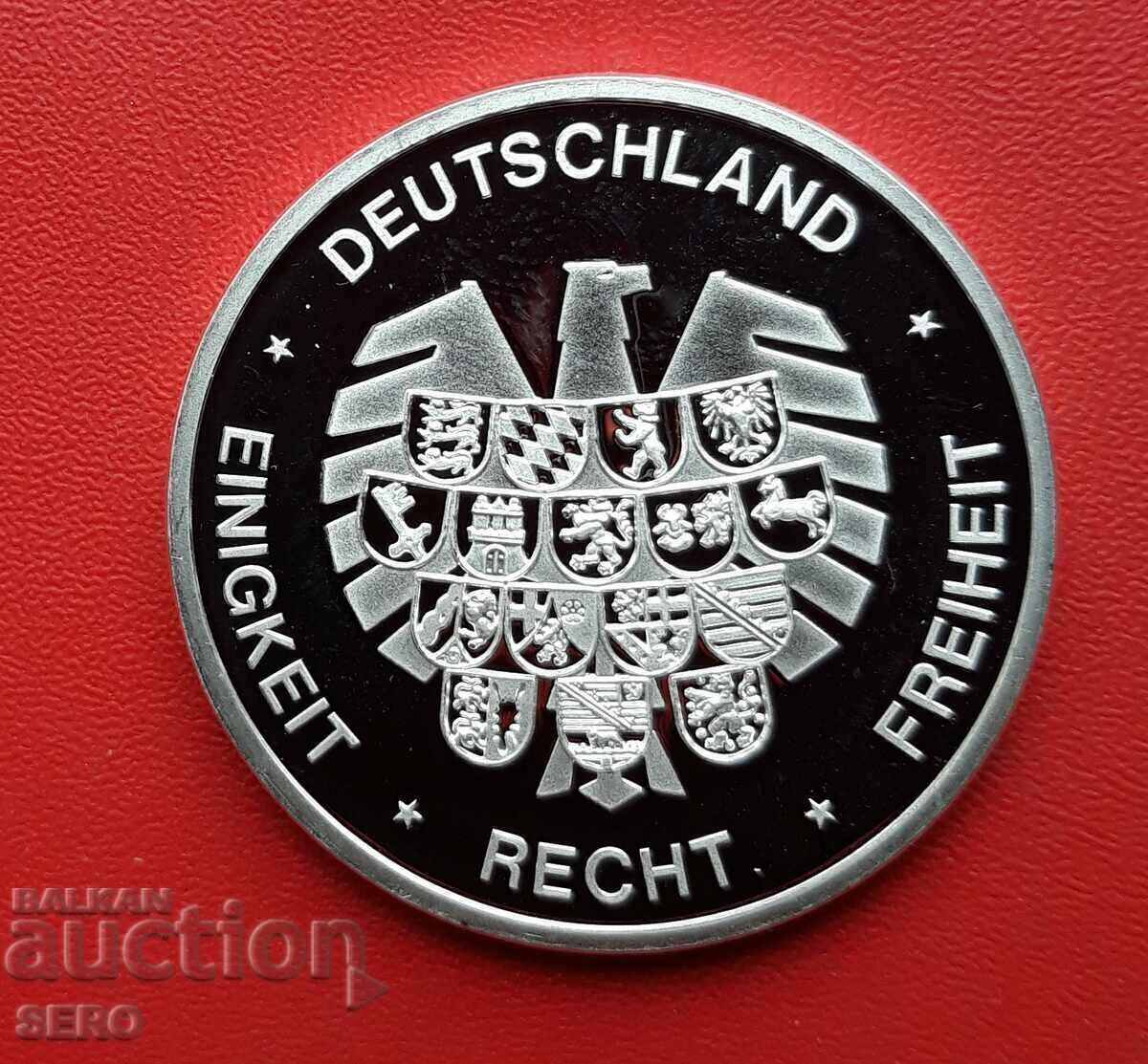 Аукцион Германия-медал 2002-50 год. телевизия в Германия Аукцион Германия-медал 2002-50 год. телевизия в Германия