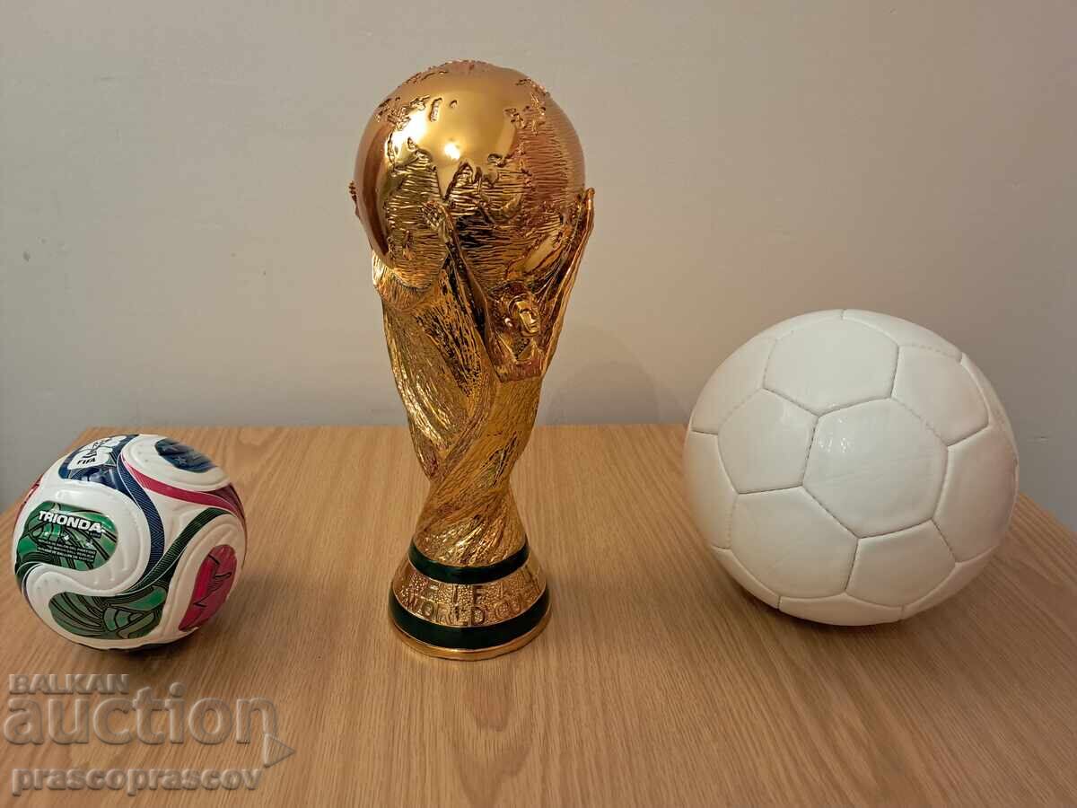 трофей купа световнo първенство пo футбол с цена 500.00 лв. | € 255.65