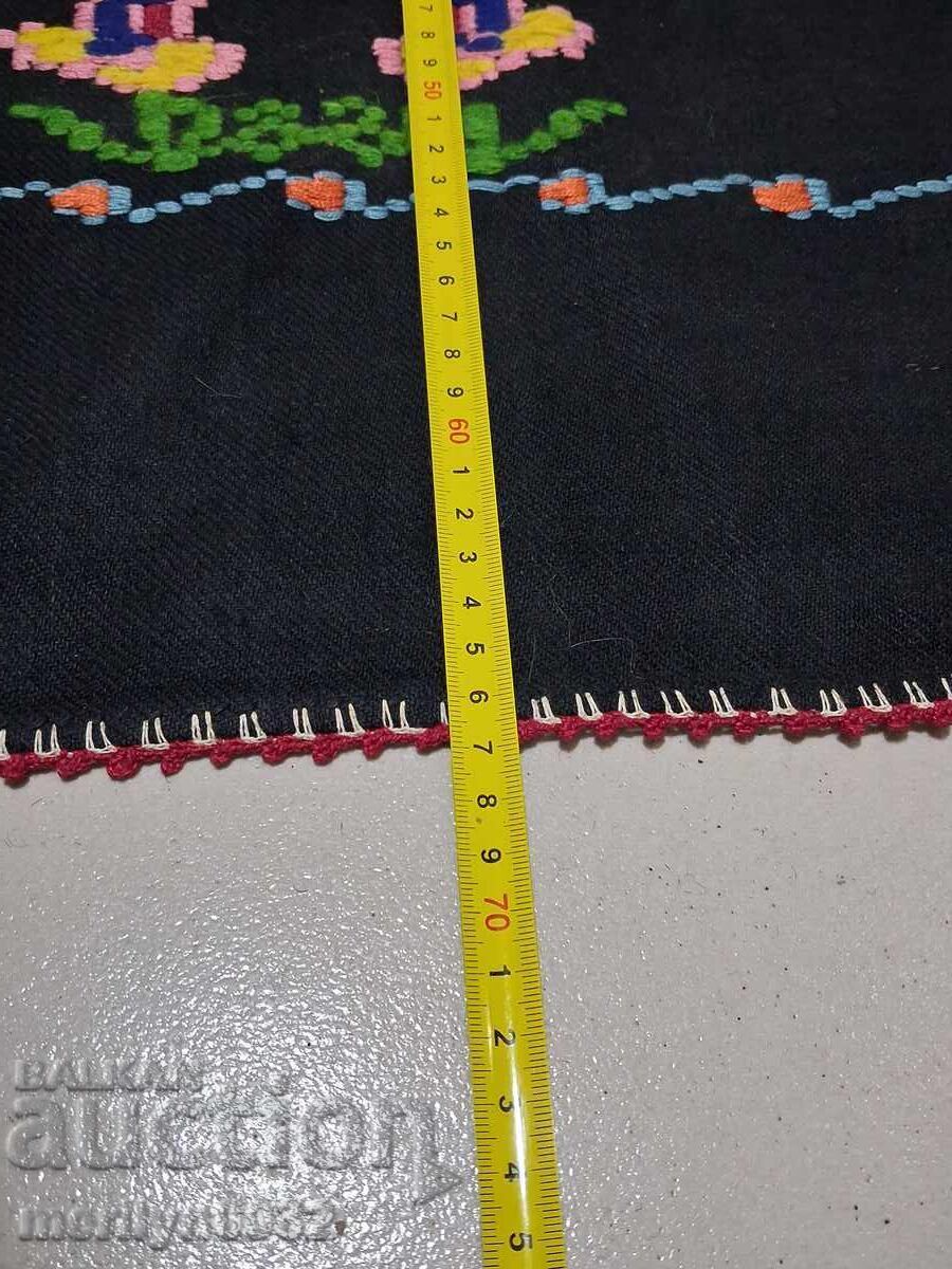 Παράδοση Παλιά ποδιά, κέντημα, φορεσιά, ύφασμα