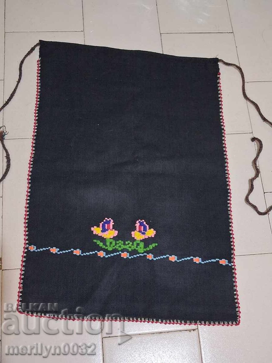 Παλιά ποδιά, κέντημα, φορεσιά, ύφασμα