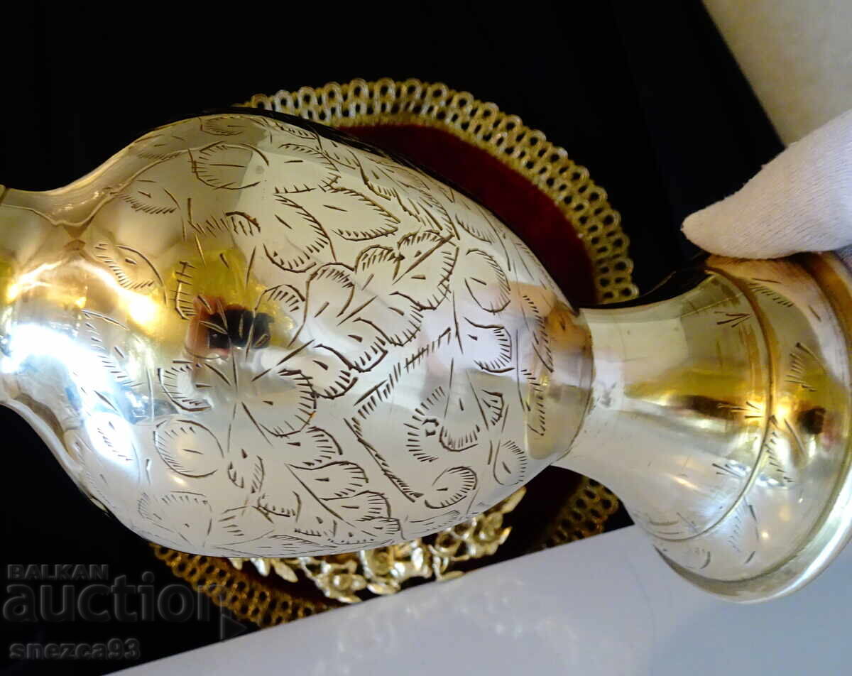 Παράδοση Χάλκινη βάζα με υπέροχα χαραγμένα διακοσμητικά, σήμανση Παράδοση Χάλκινη βάζα με υπέροχα χαραγμένα διακοσμητικά, σήμανση