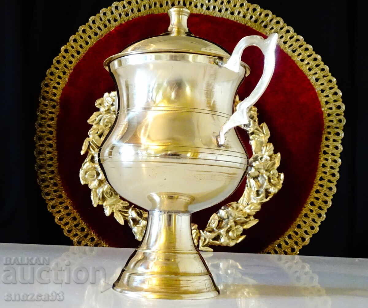 Доставка на Повдигната бронзова захарница,викториански разкош.