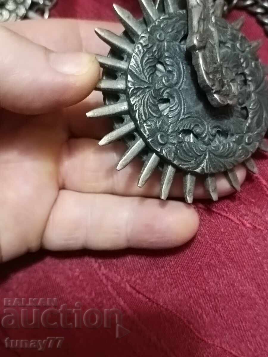 Παράδοση Αντίκες λεπτά μεταλλικά αντικείμενα βίντατζ από το 1800 με κεφαλή