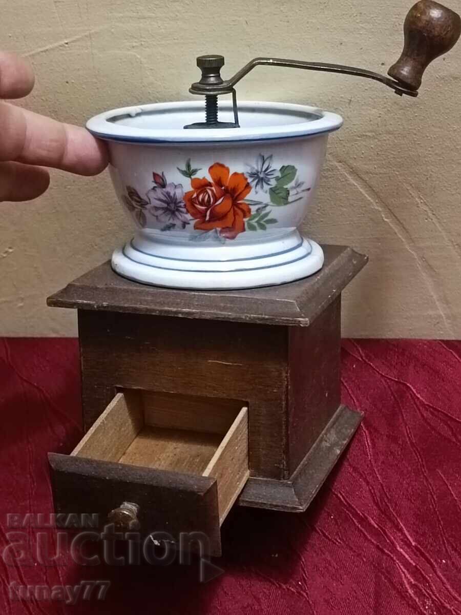 Стара мелничка 3 Порцелан Стара мелничка 3 Порцелан