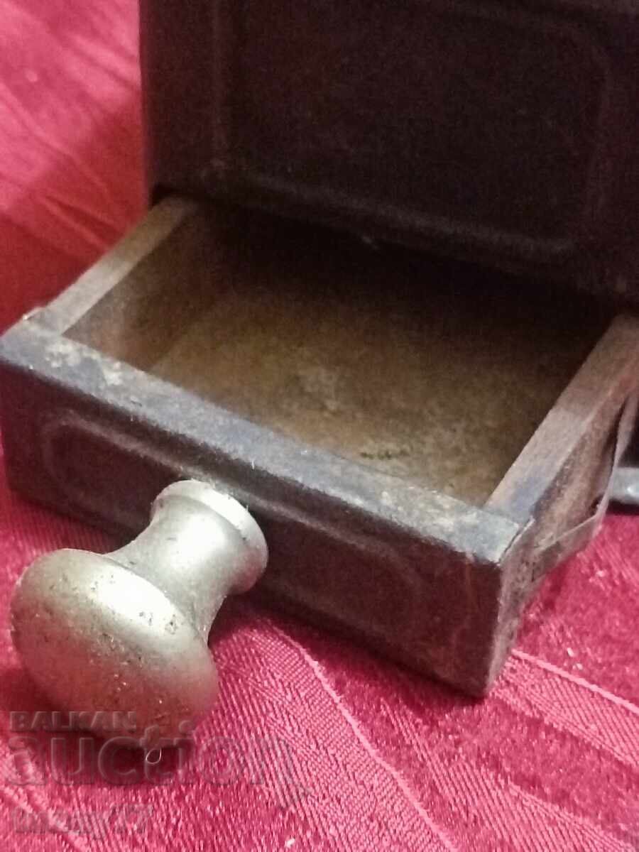 Vintage metal mill - 5