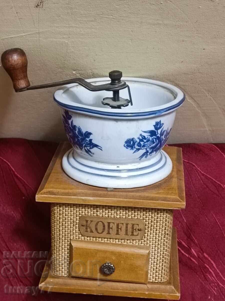 Moară veche 4 Porțelan rar - 5