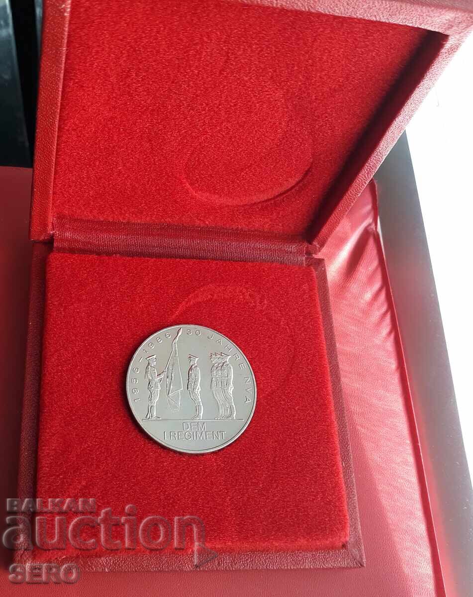 Medalie-Germania-RDG-medalie în cutie-30 ani armata RDG cu preț 4.01 BGN | € 2.05