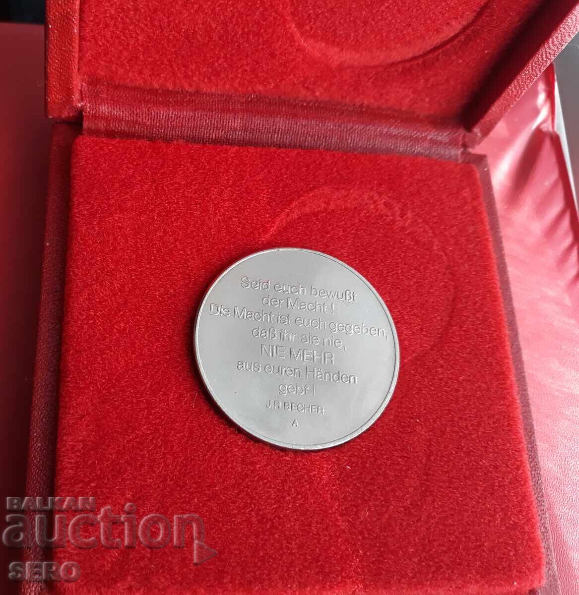 Livrarea Medalie-Germania-RDG-medalie în cutie-30 ani armata RDG