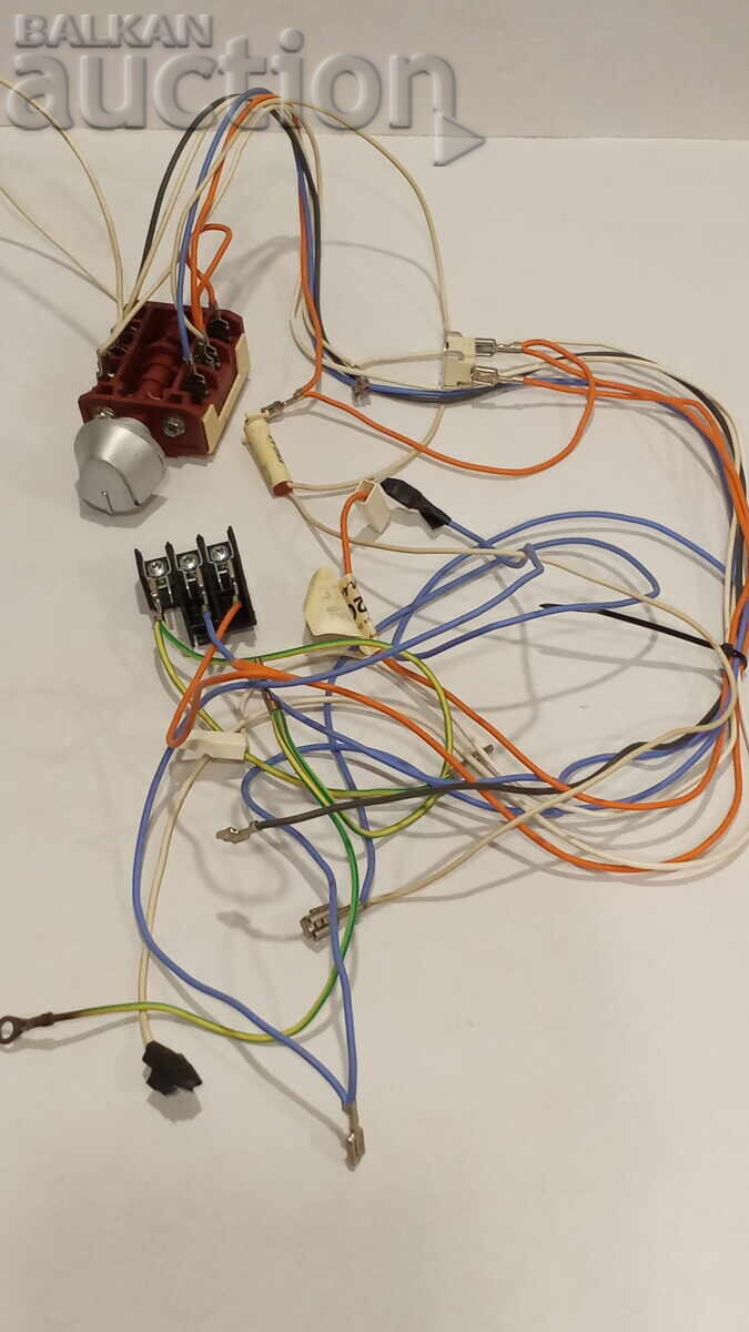 Auction  Oven key together with the cables