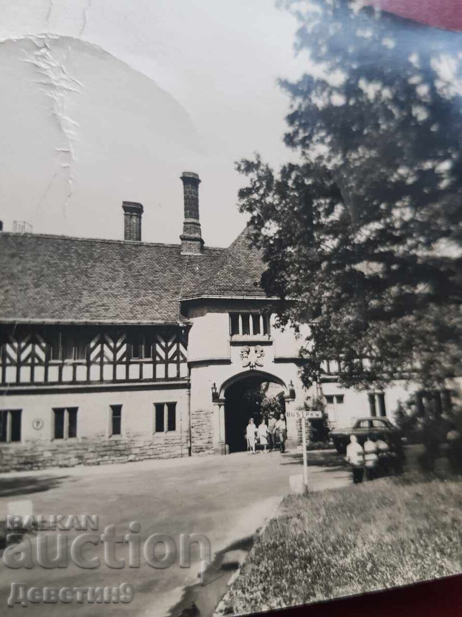 Παράδοση Πότσδαμ - Ξενοδοχείο "Cecilienhof" Παράδοση Πότσδαμ - Ξενοδοχείο "Cecilienhof"