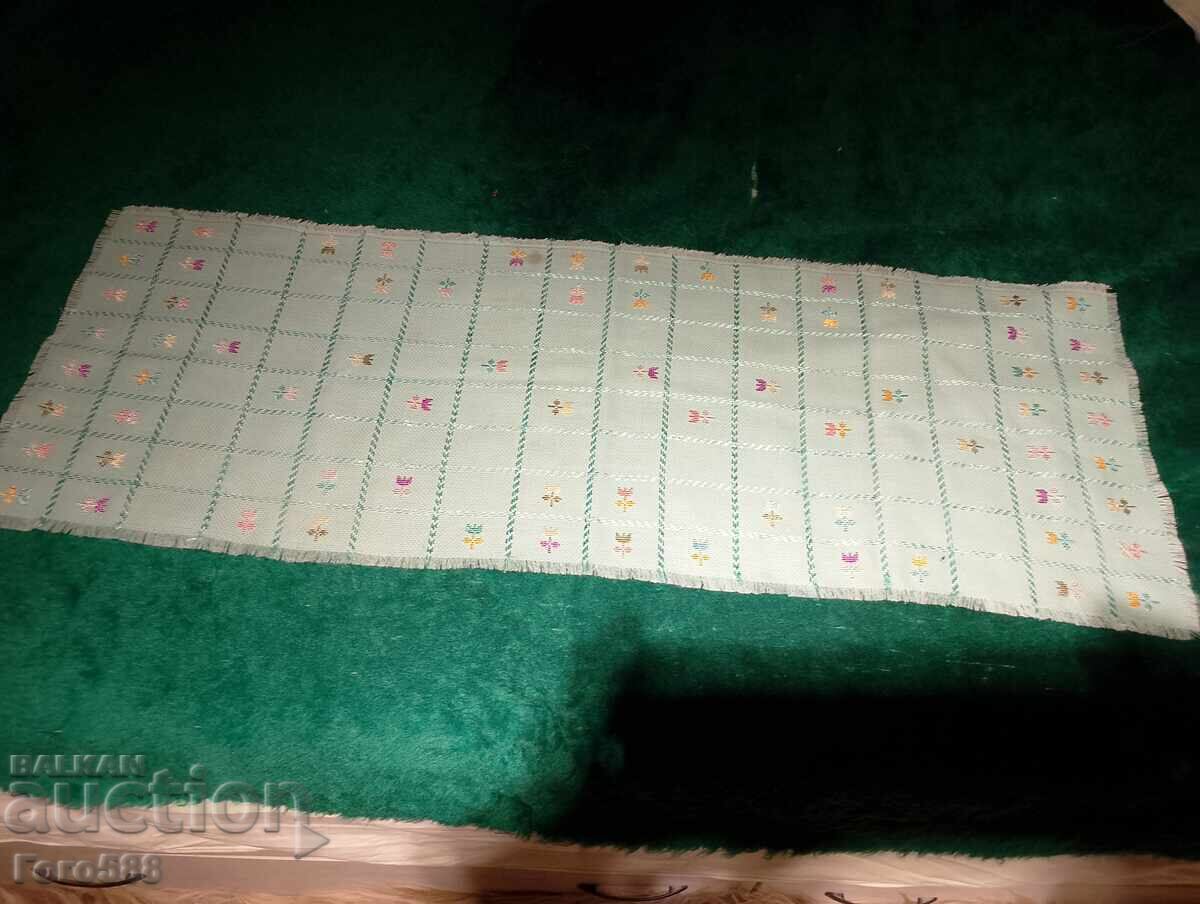 Fețe de masă mici 4 cu preț 2.00 BGN | € 1.02 Fețe de masă mici 4 cu preț 2.00 BGN | € 1.02