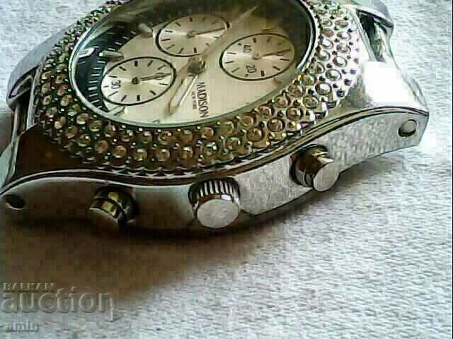 πανέμορφα 4 assovnik madison se crystals libsva batri με τιμή 15.00 BGN | € 7.67 πανέμορφα 4 assovnik madison se crystals libsva batri με τιμή 15.00 BGN | € 7.67