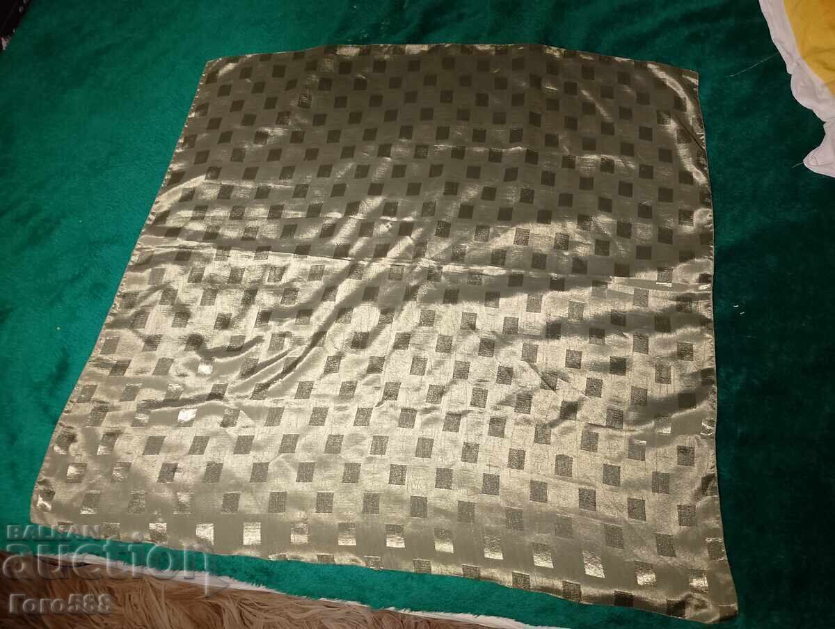 Față de masă 2 cu preț € 1.00 | 1.96 BGN