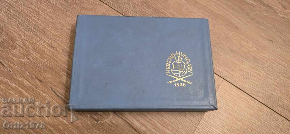 Auction  Herend Hungary Queen Victoria. New in original box