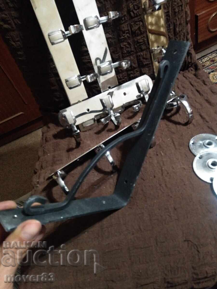 Παράδοση Κρεμάστρες/κονσόλες. Παρτίδα. Μεταχειρισμένα Παράδοση Κρεμάστρες/κονσόλες. Παρτίδα. Μεταχειρισμένα