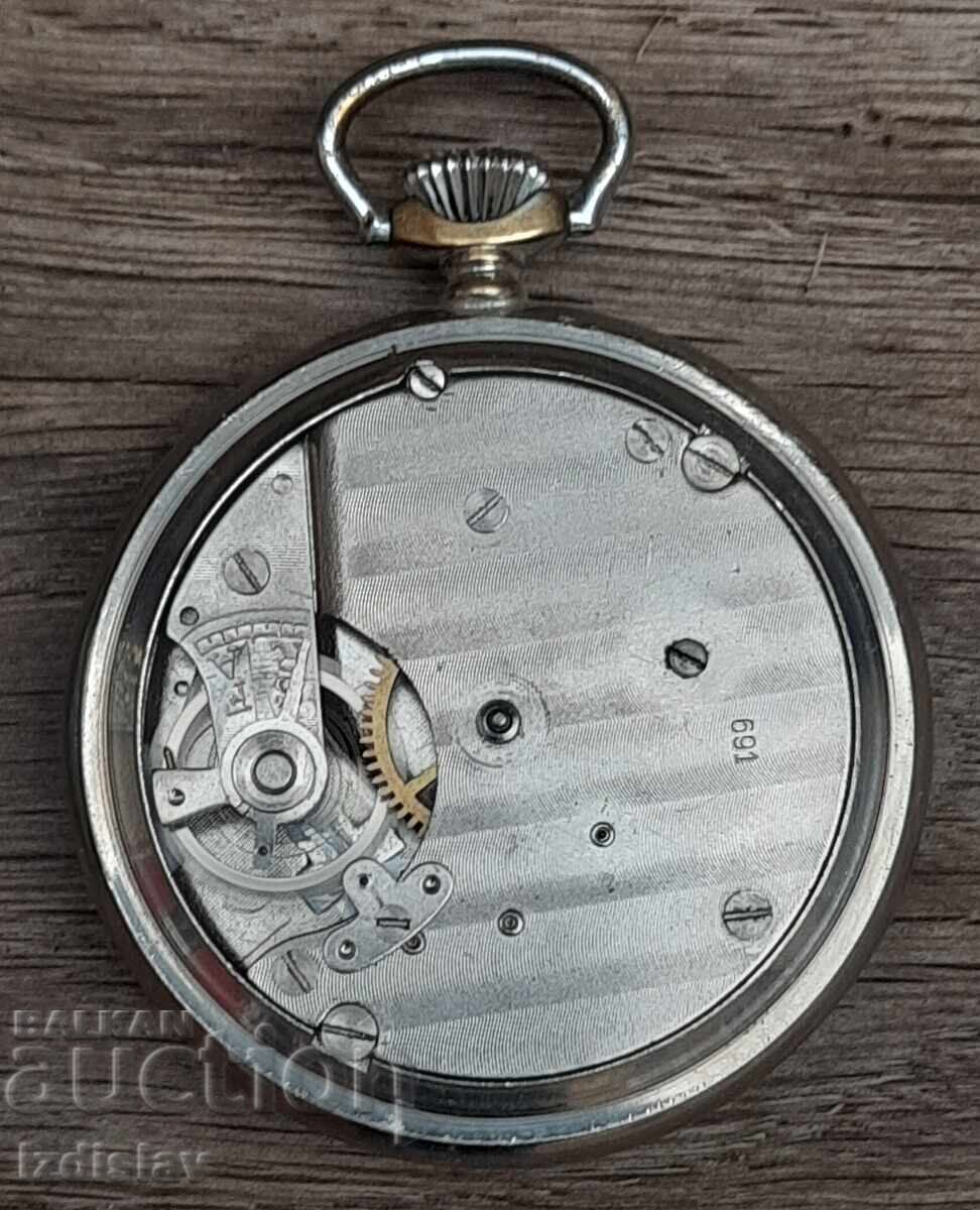 Доставка на Военен джобен часовник WWII Доставка на Военен джобен часовник WWII