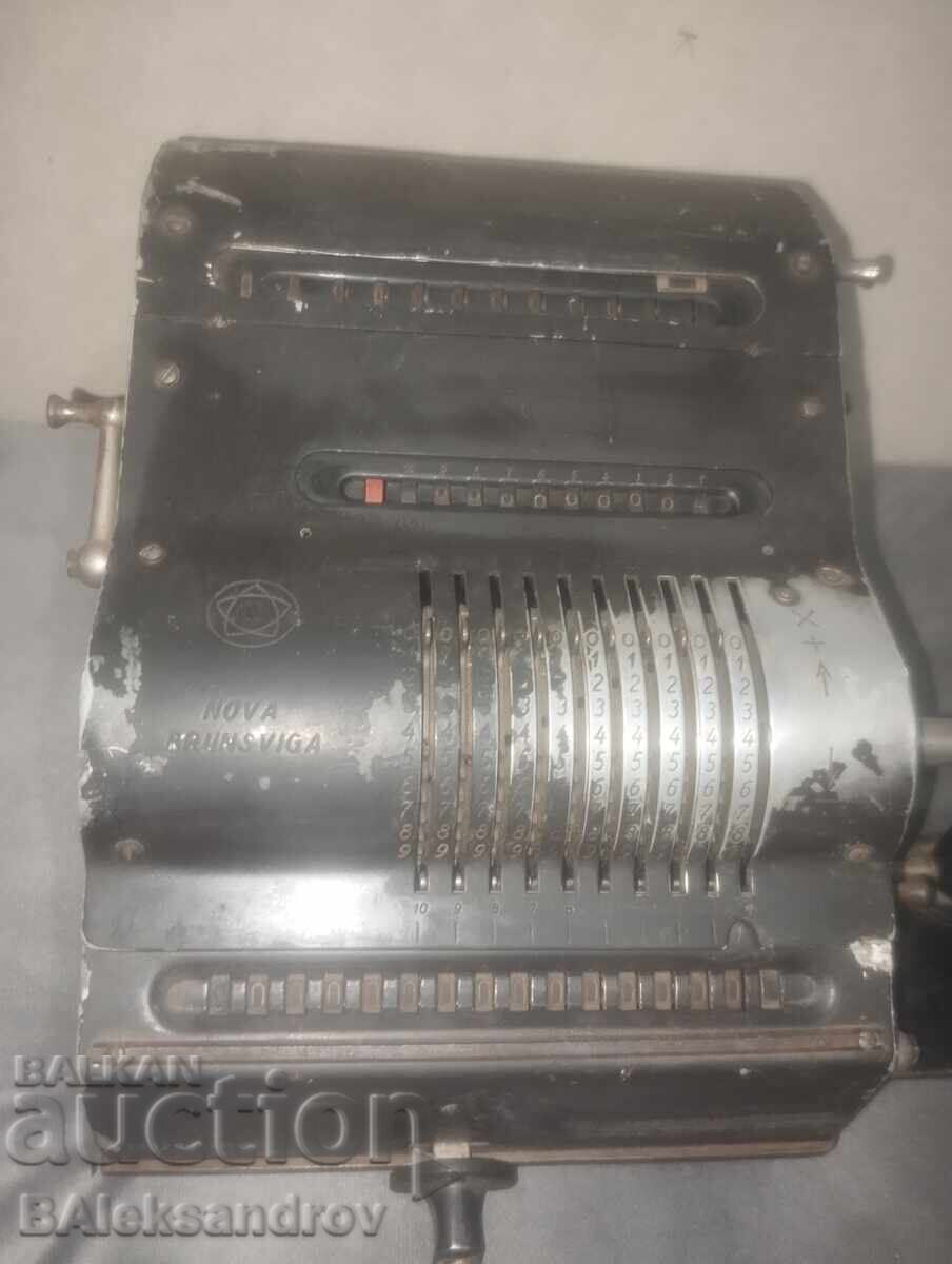 Calculator vechi de tip rând Calculator vechi de tip rând