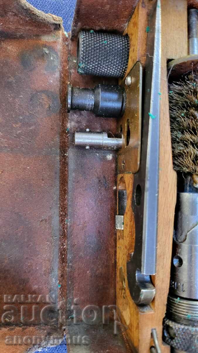 Licitație Set de piese de schimb pentru mitralieră KG-21 Suedia