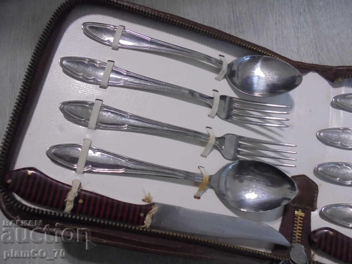 Аукцион №*8401 Стар туристически комплект прибори – 1300 г. България Аукцион №*8401 Стар туристически комплект прибори – 1300 г. България