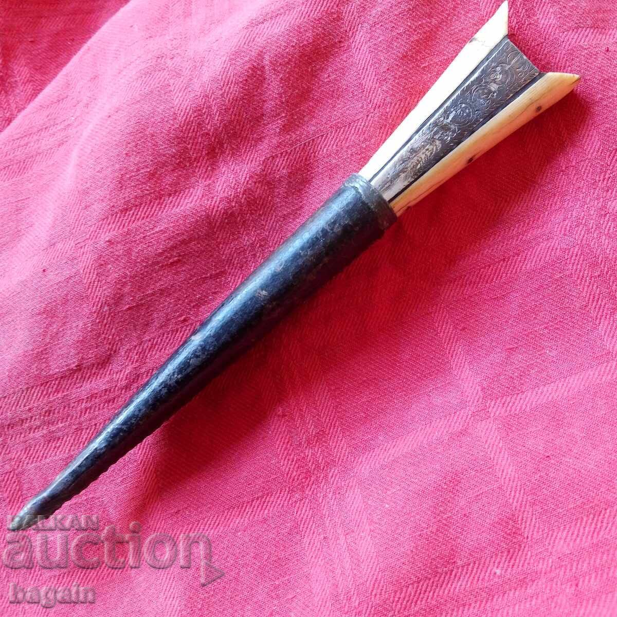 Iatagan. Cuțit, Creta, fildeș cu preț 0.01 BGN | € 0.01