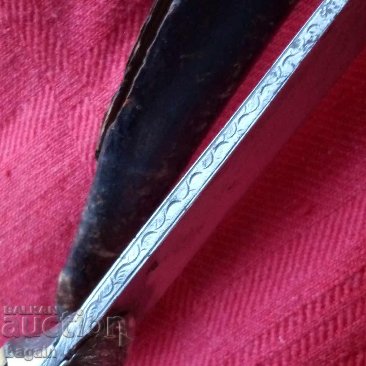 Licitație Iatagan. Cuțit, Creta, fildeș