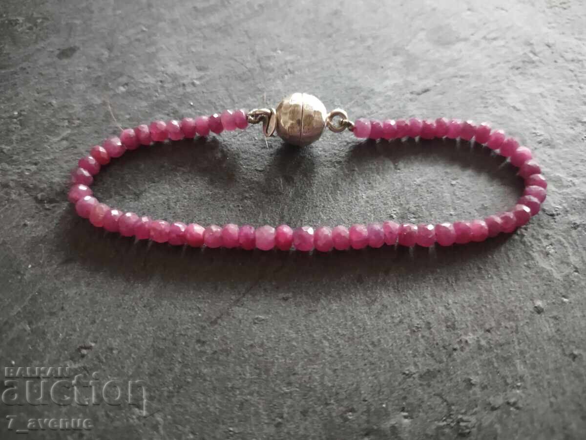 Гривна сребро и натурален Рубин магнитна закопчалка  8.12.25 с цена 199.00 лв. | € 101.75