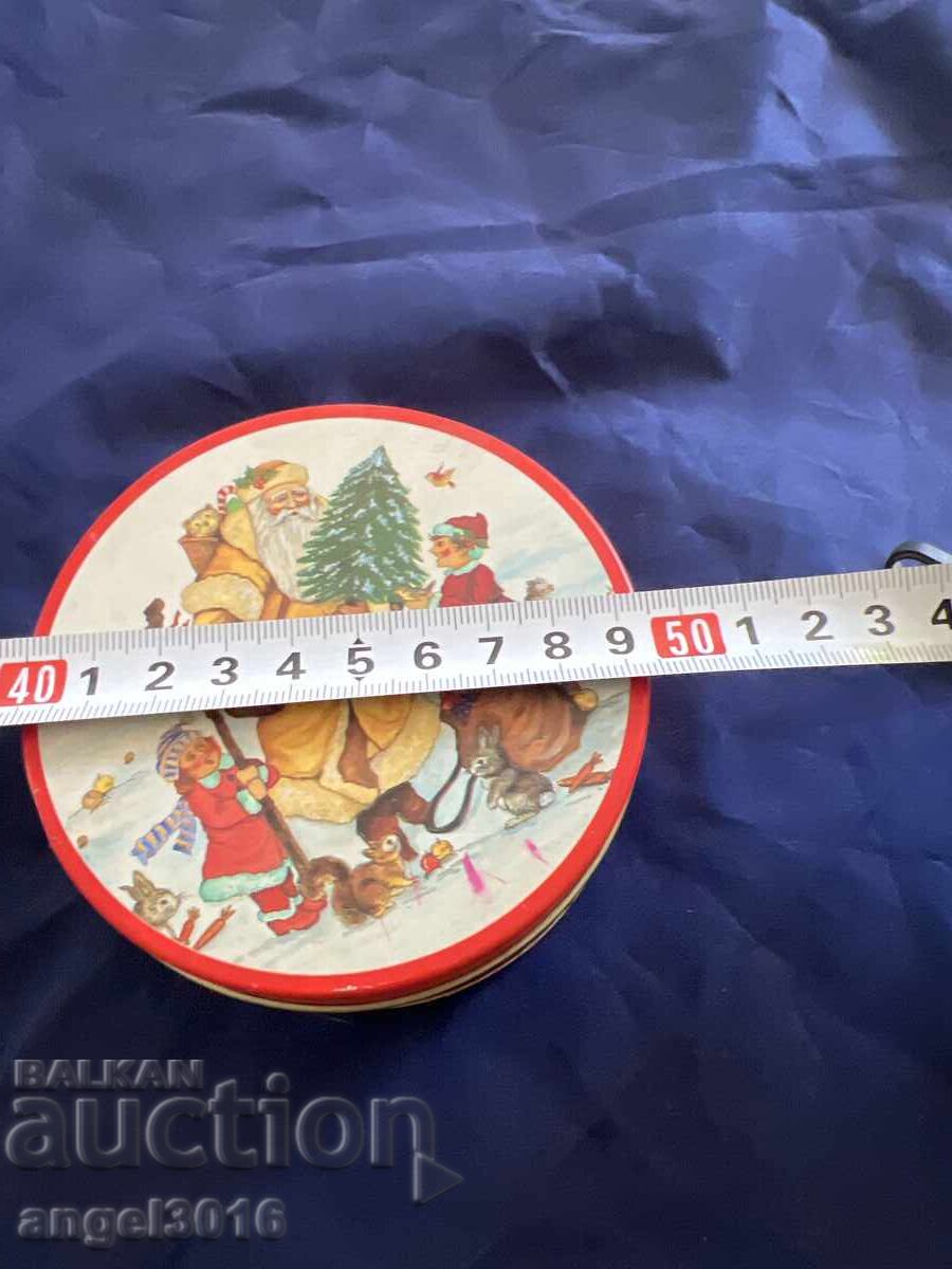 Άδειο παλιό μεταλλικό κουτί Χριστουγέννων για δώρα, γλυκά… με τιμή 9.99 BGN | € 5.11